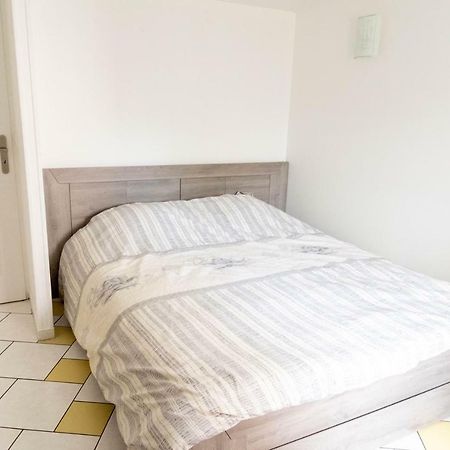 Charmant 2 Pieces Moderne Clichy-sous-Bois Luaran gambar